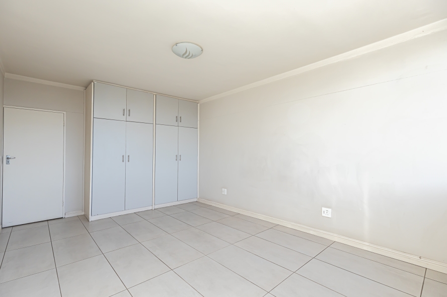 To Let 2 Bedroom Property for Rent in Green Point Western Cape